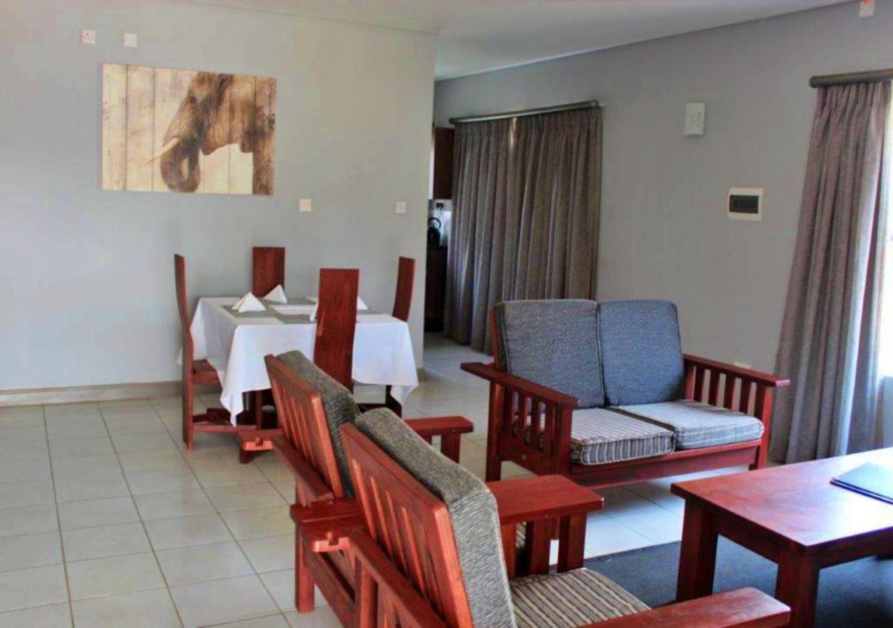 Tlou Safari Lodge Kasane Exterior foto