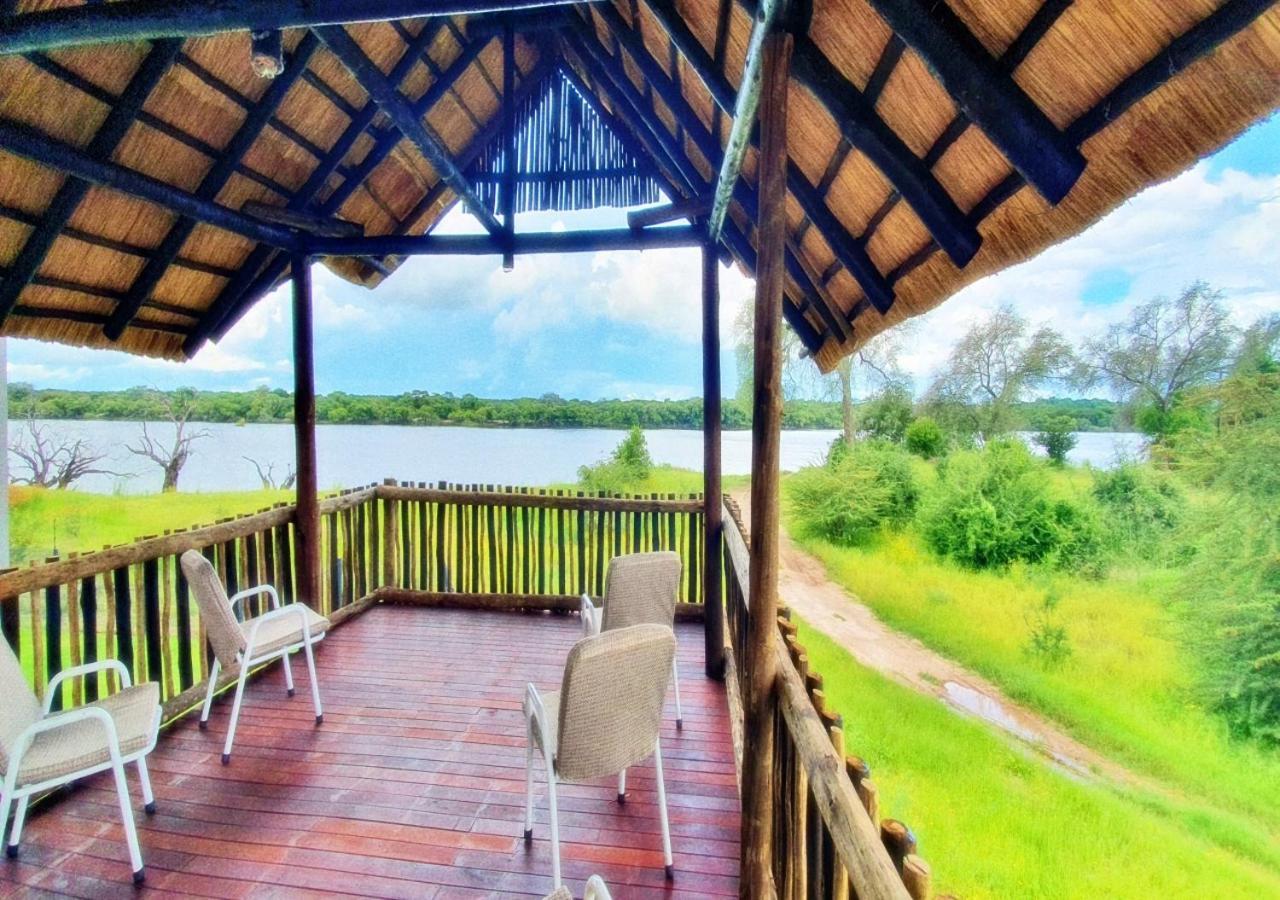 Tlou Safari Lodge Kasane Exterior foto