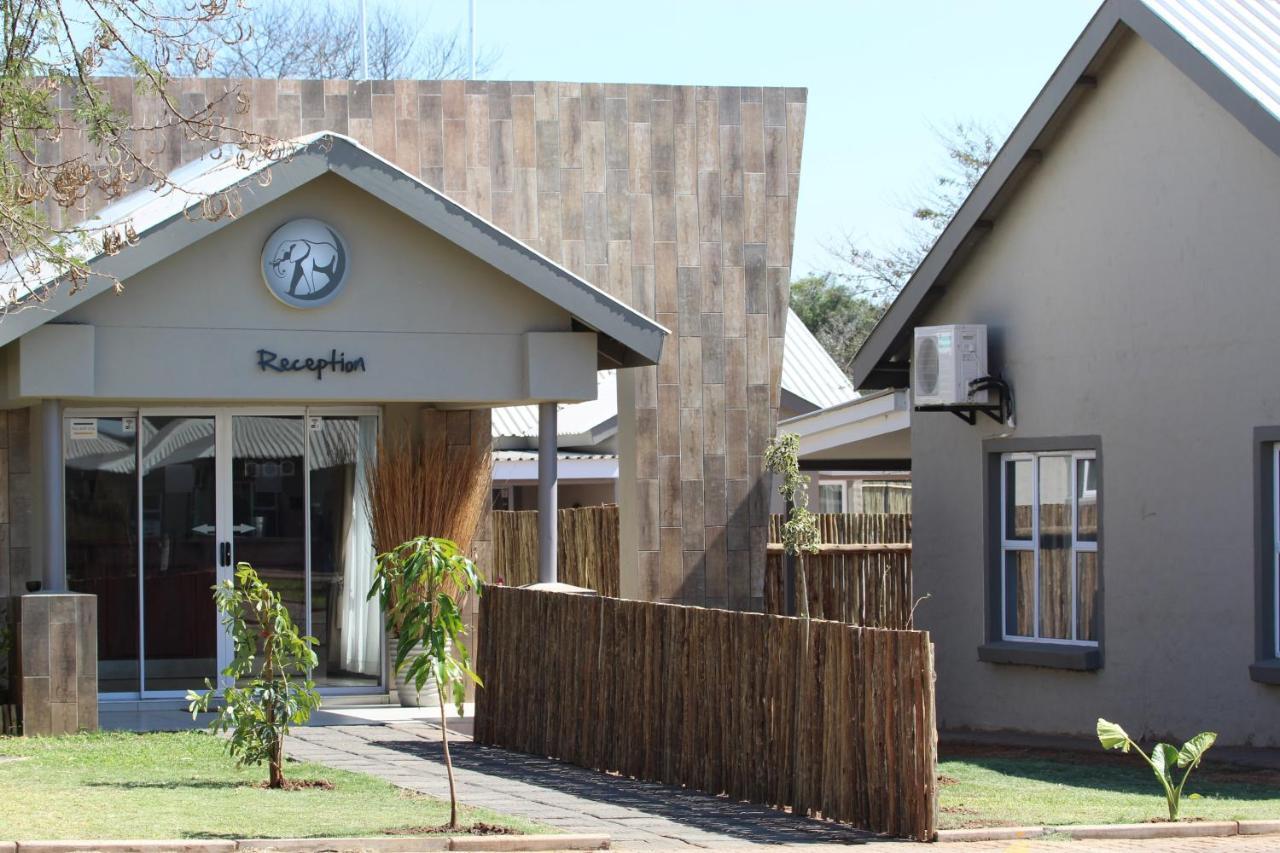 Tlou Safari Lodge Kasane Exterior foto